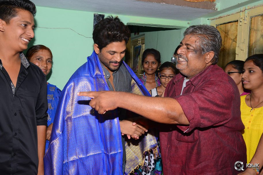 Allu-Arjun-at-Mega-Fans-President-House